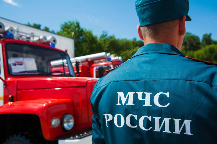 Умение действовать при пожаре. Умение действовать при пожаре.